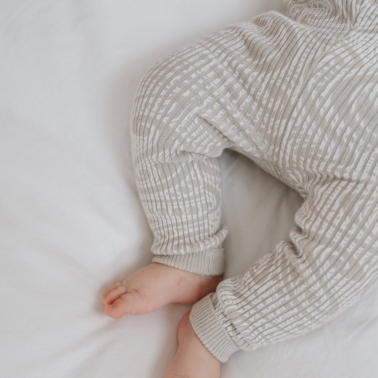 Basics ribbed knit leggings- The wolf- Pebble