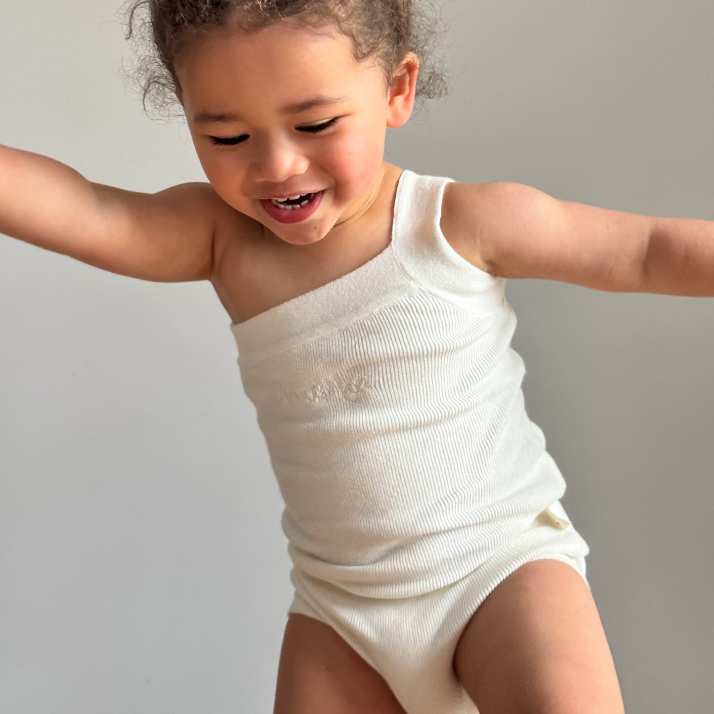 Basics knit one sleeve bodysuit- Milk - AwaMae