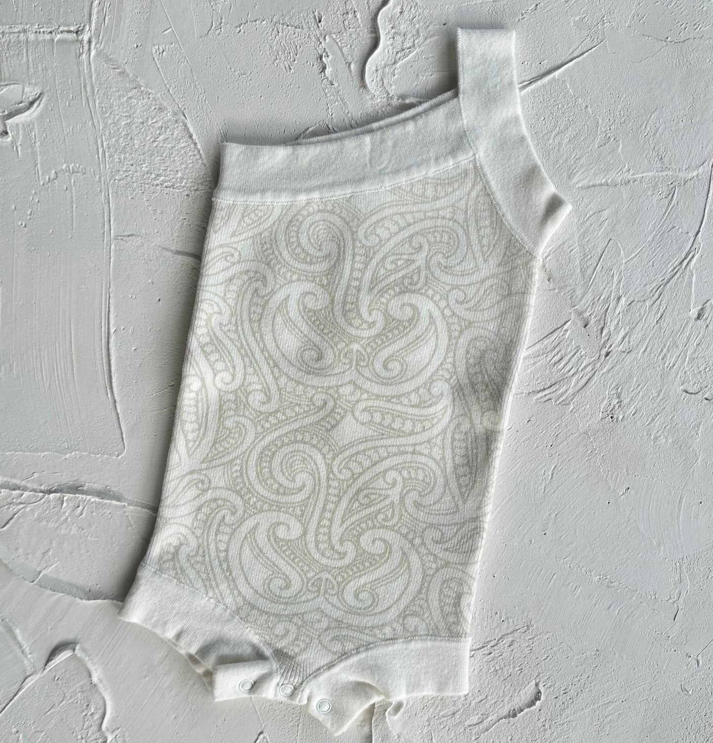 Basics knit One sleeve bodysuit- oat milk