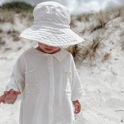 Basics knitted button up shirt - the wolf - oat milk - AwaMae