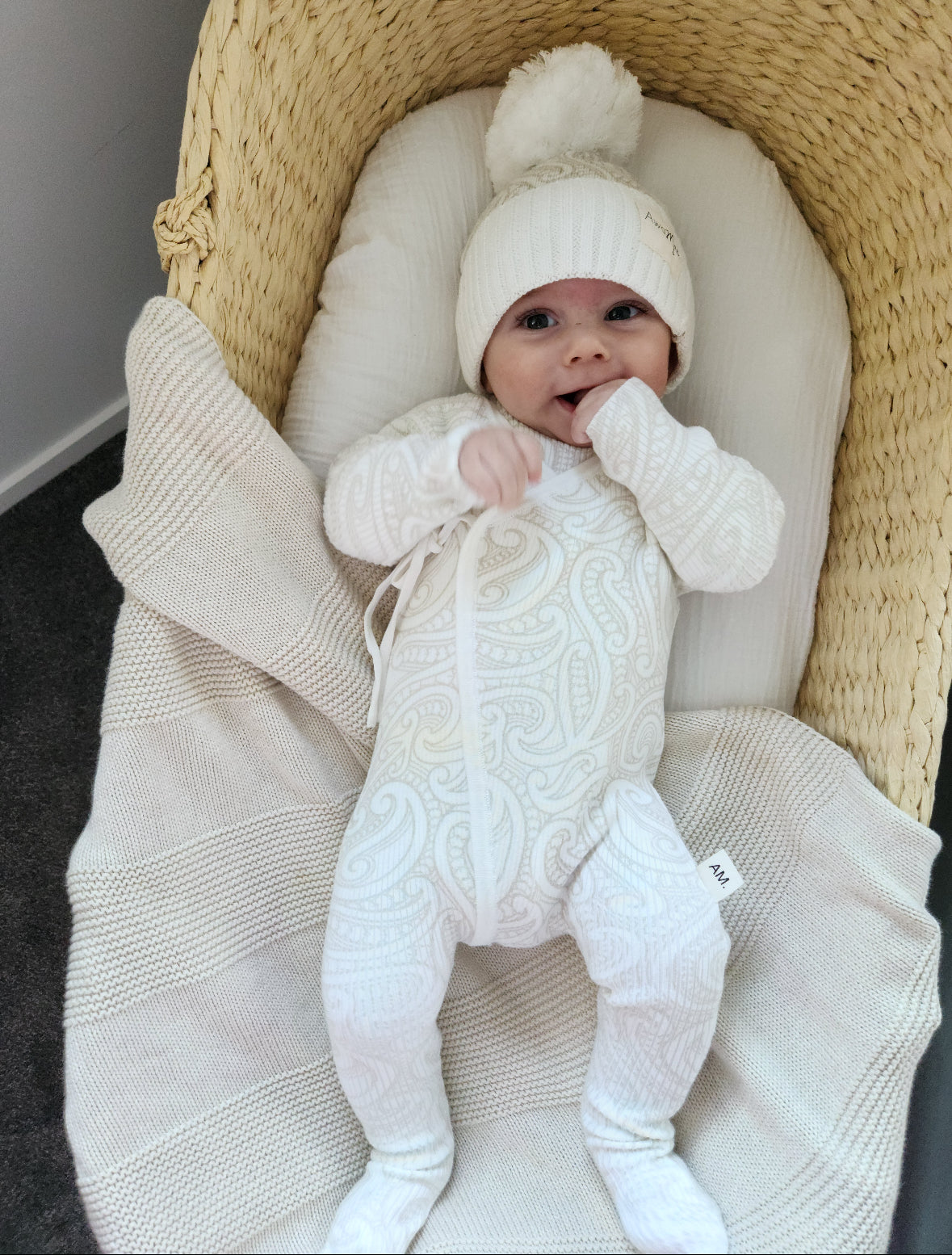 PREORDER -Basics ribbed knit Onesie- The wolf- oat milk PREORDER - AwaMae