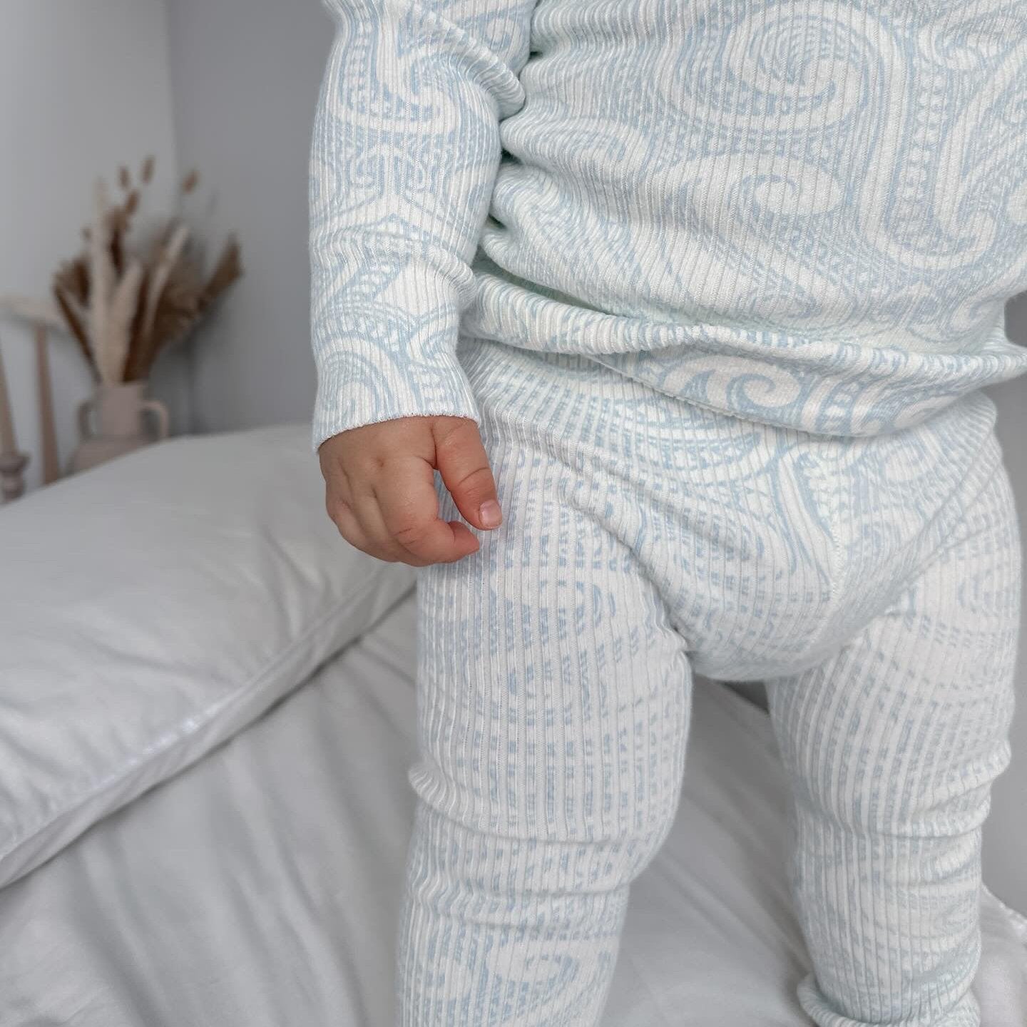 Basics ribbed knit leggings- The wolf- Ice - AwaMae