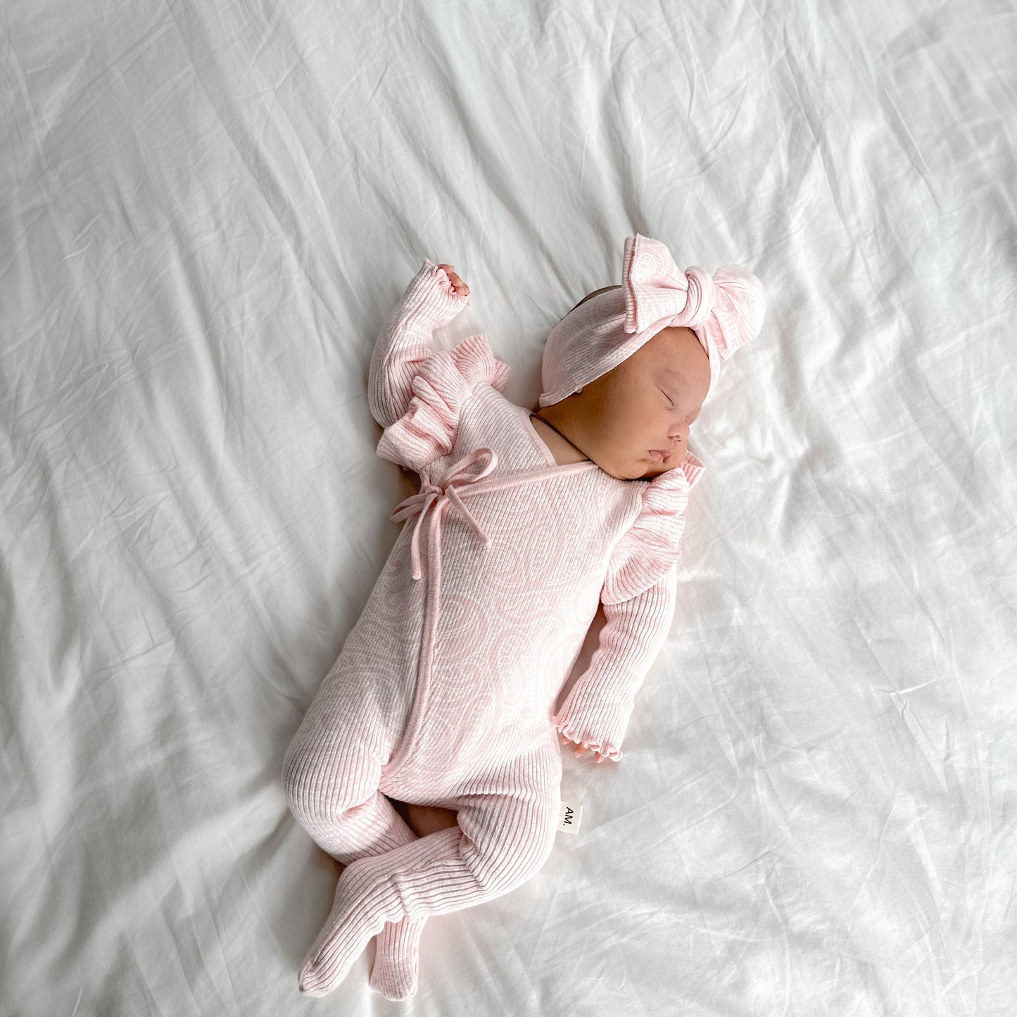 Basics ribbed knit Onesie- The wolf- Ballerina