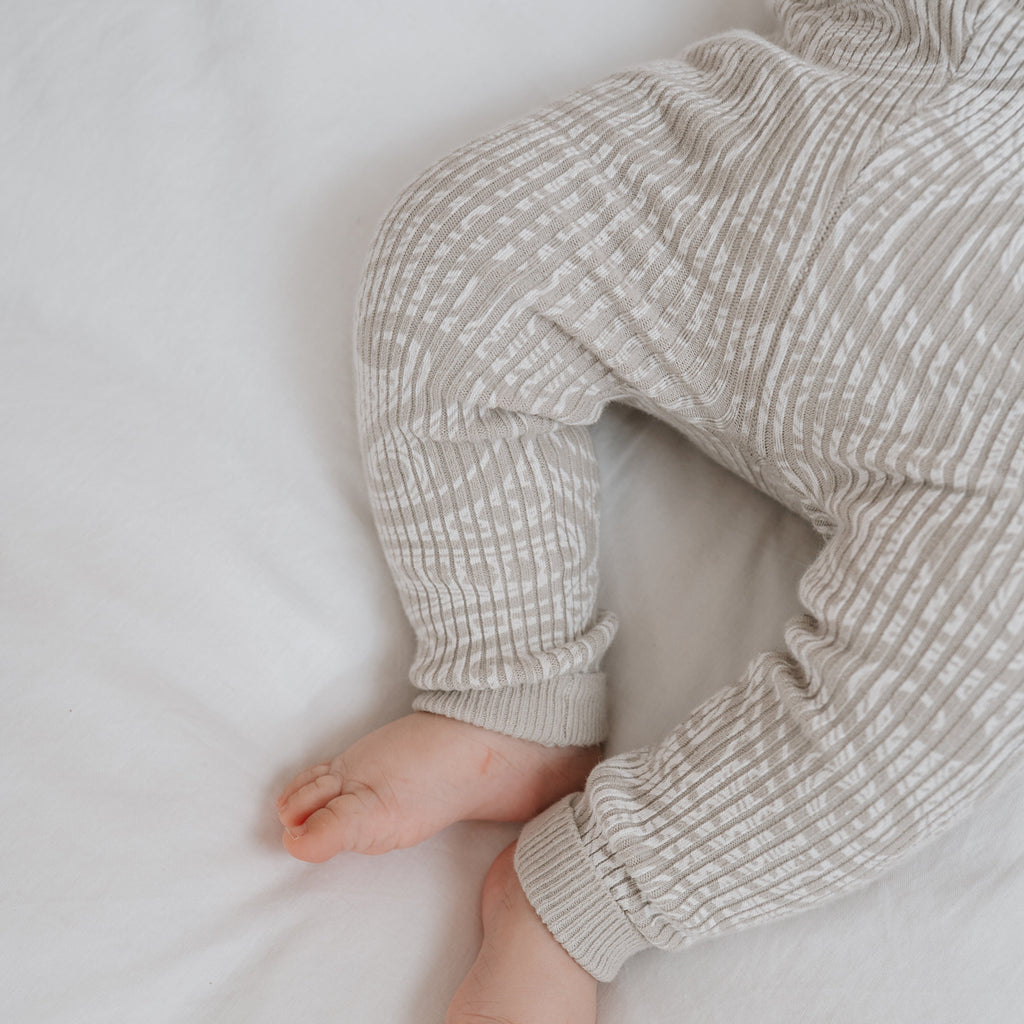 Basics ribbed knit leggings- The wolf- Pebble