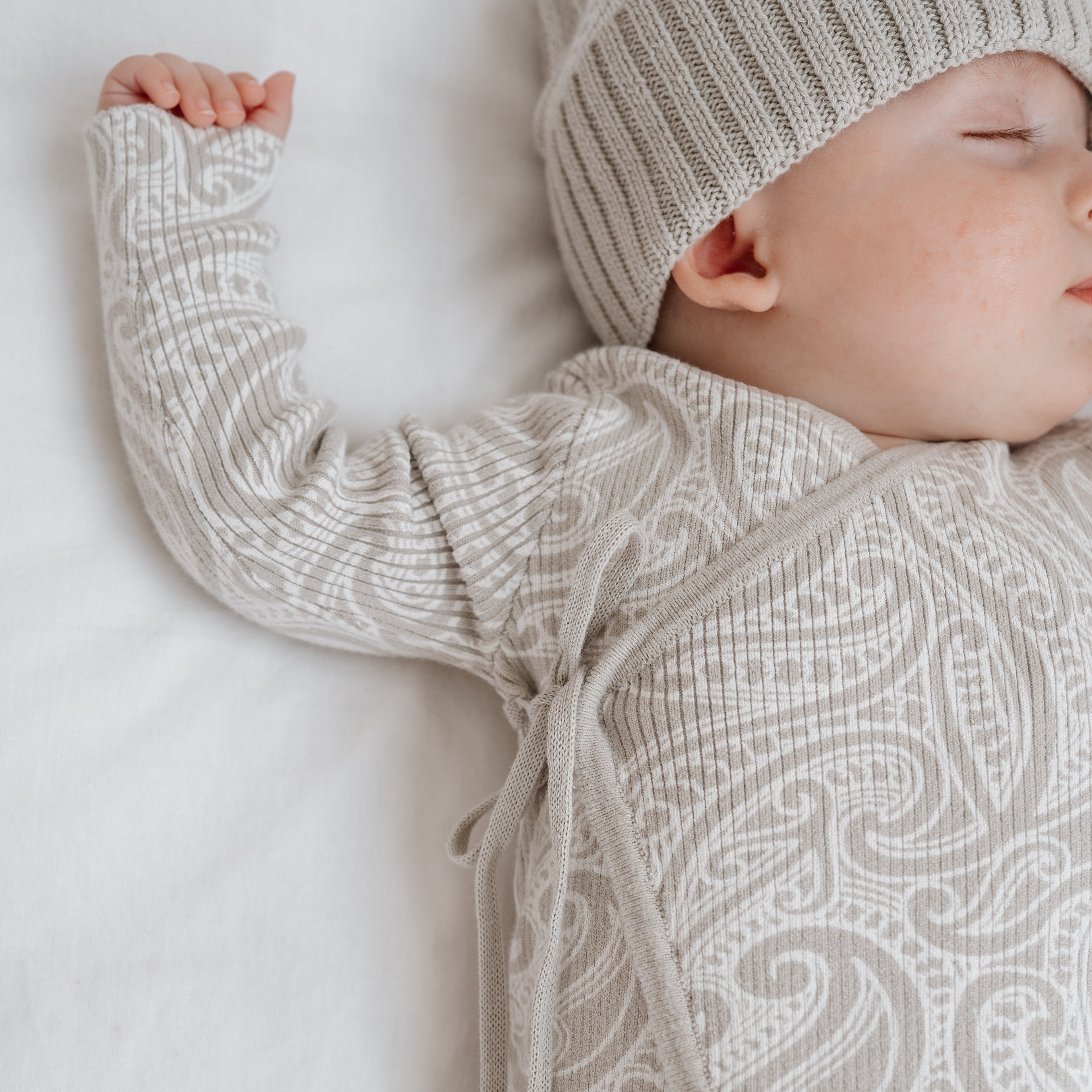 Basics ribbed knit Onesie- The wolf- Pebble