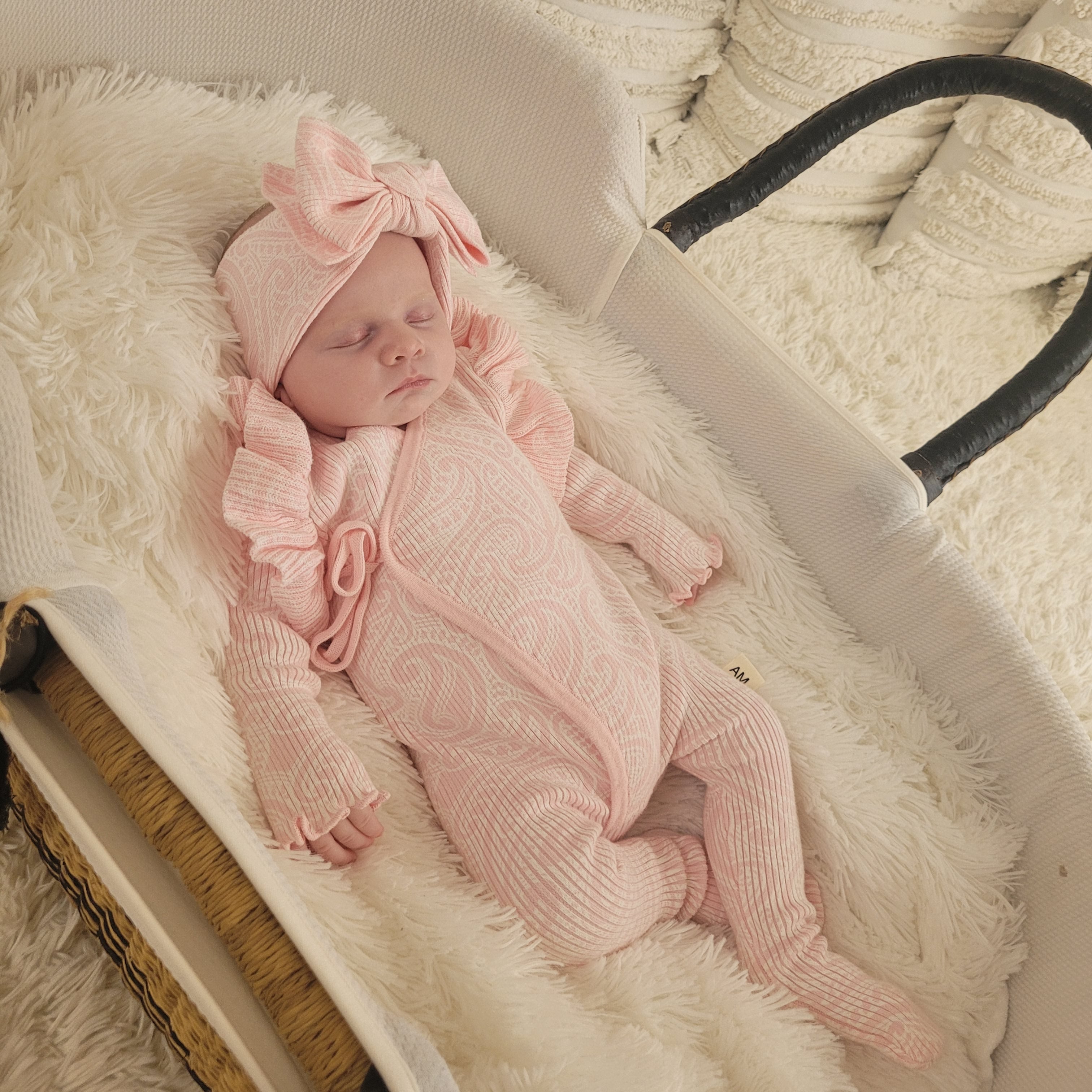 PREORDER - Basics ribbed knit Onesie- The wolf- Ballerina- PREORDER