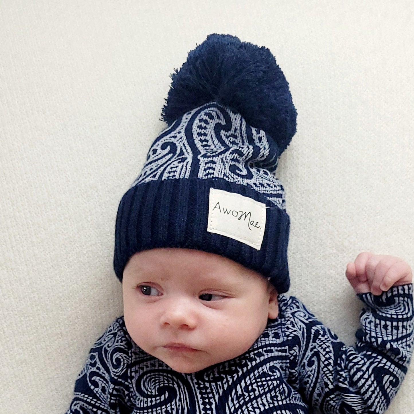 The Wolf Beanie - Midnight