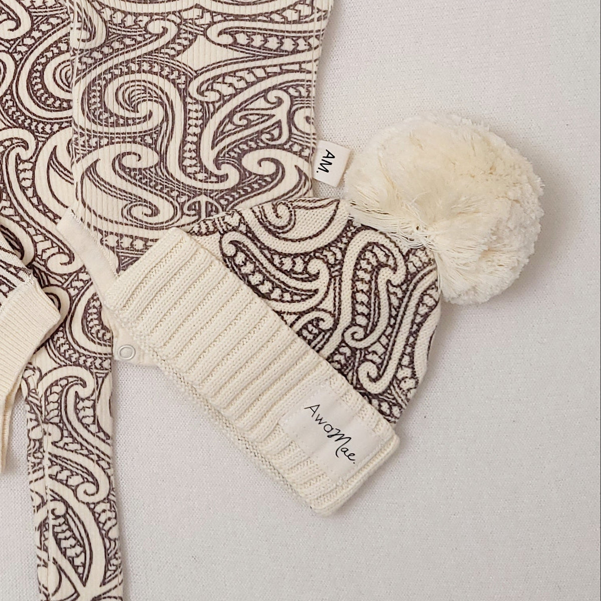The Wolf knit beanie - Sable