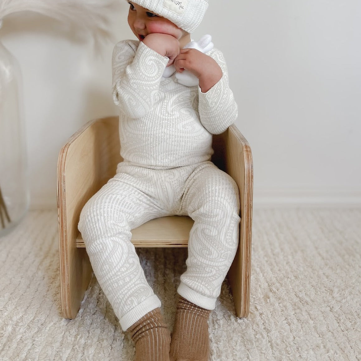 Basics ribbed knit leggings- The wolf- Oat milk - AwaMae