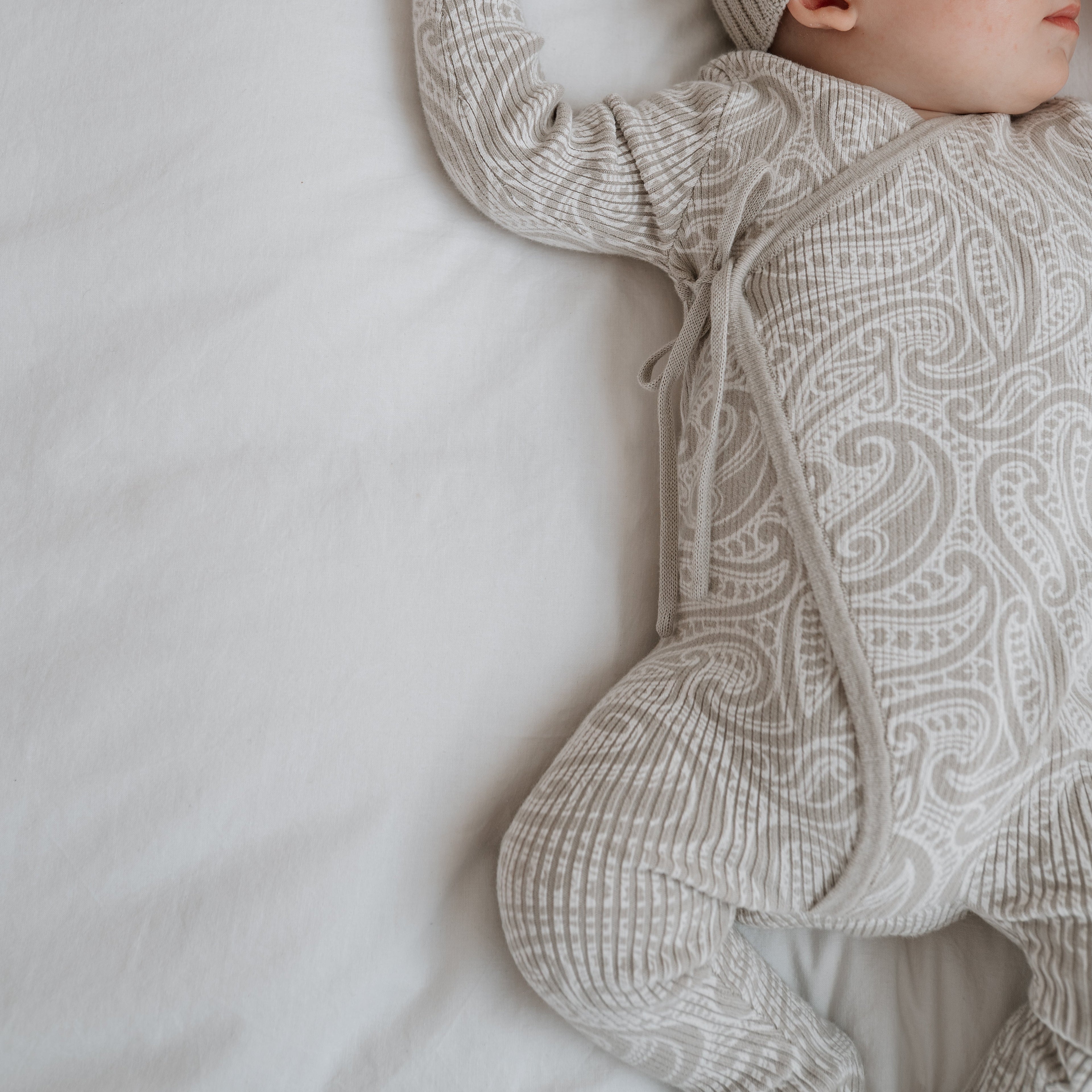 Basics ribbed knit Onesie- The wolf- Pebble