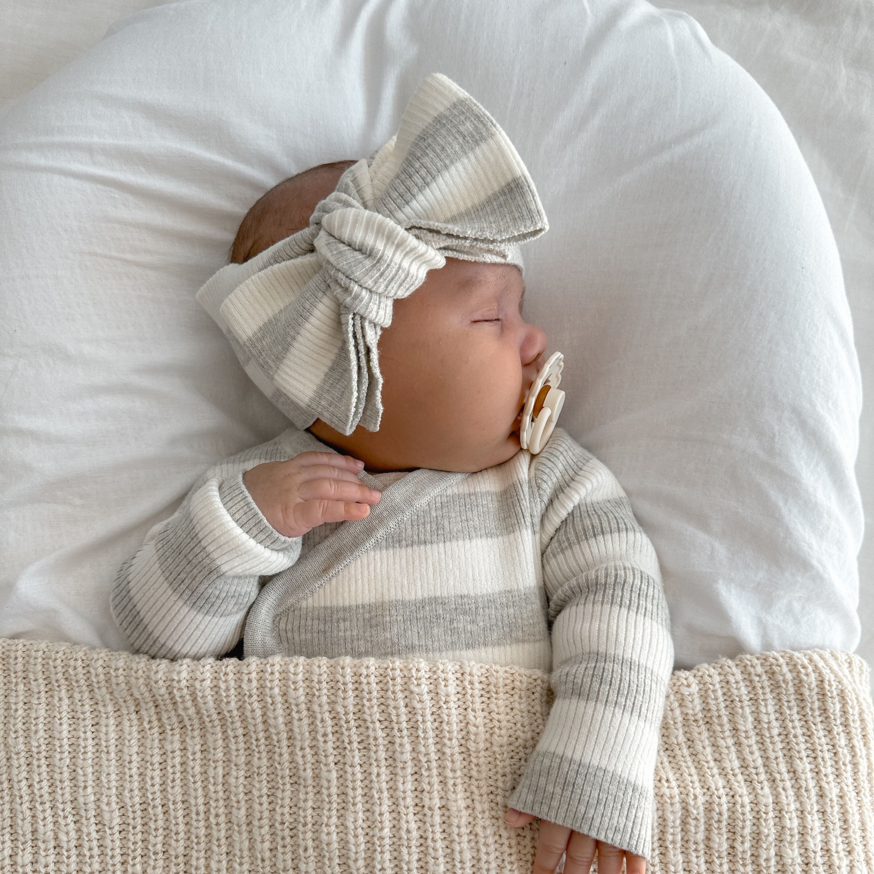 Basics ribbed knit bow headband - Milk and mist stripe