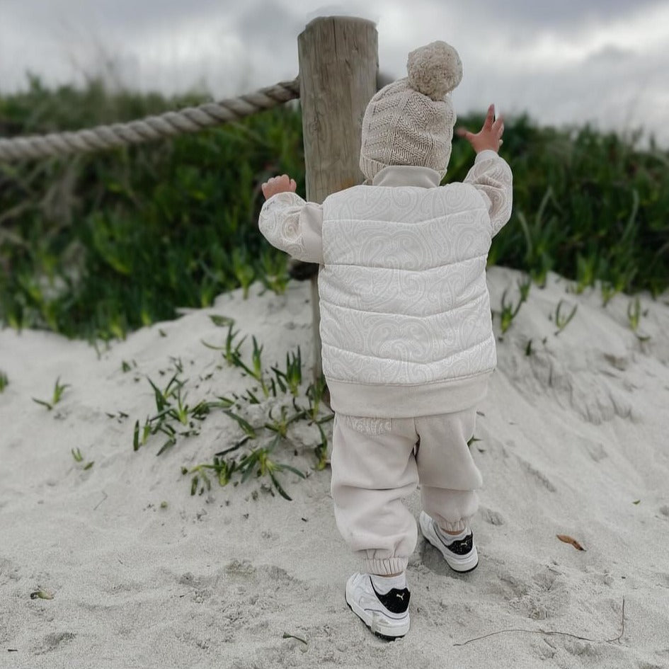PREORDER - The wolf puffer vest - Beige - PREORDER