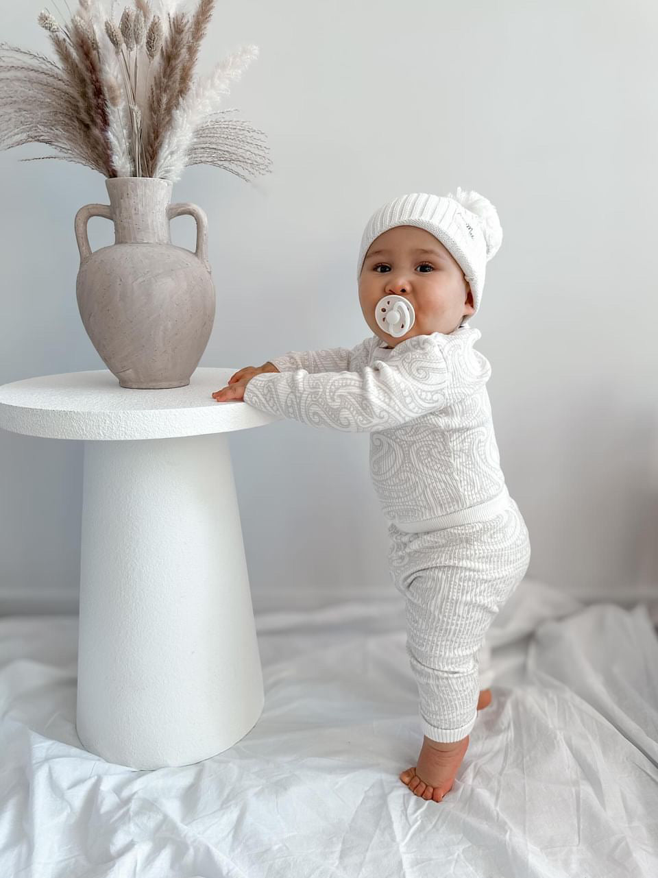 Basics ribbed knit leggings- The wolf- Oat milk - AwaMae