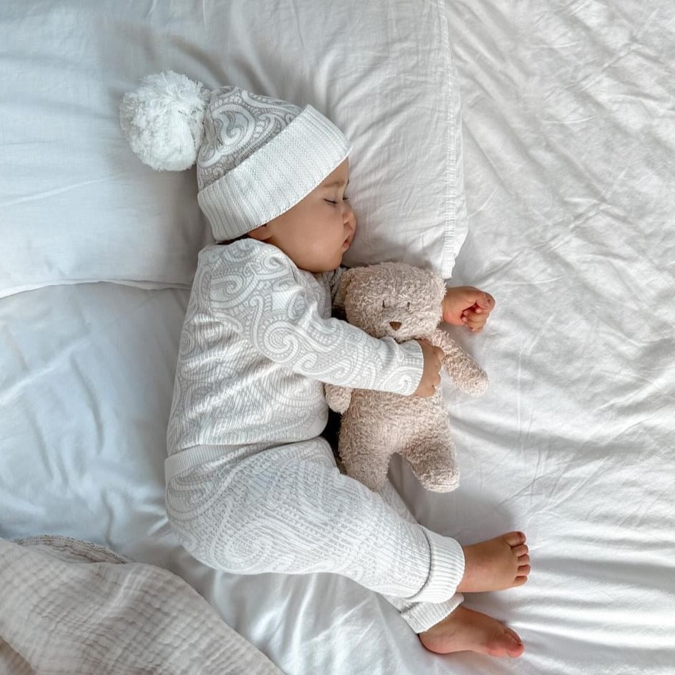 Basics ribbed knit leggings- The wolf- Oat milk - AwaMae