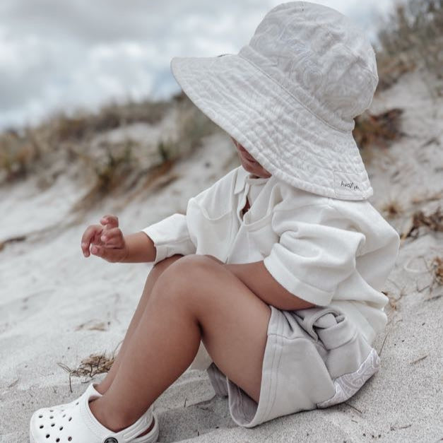 Basics knitted button up shirt - Milk - AwaMae