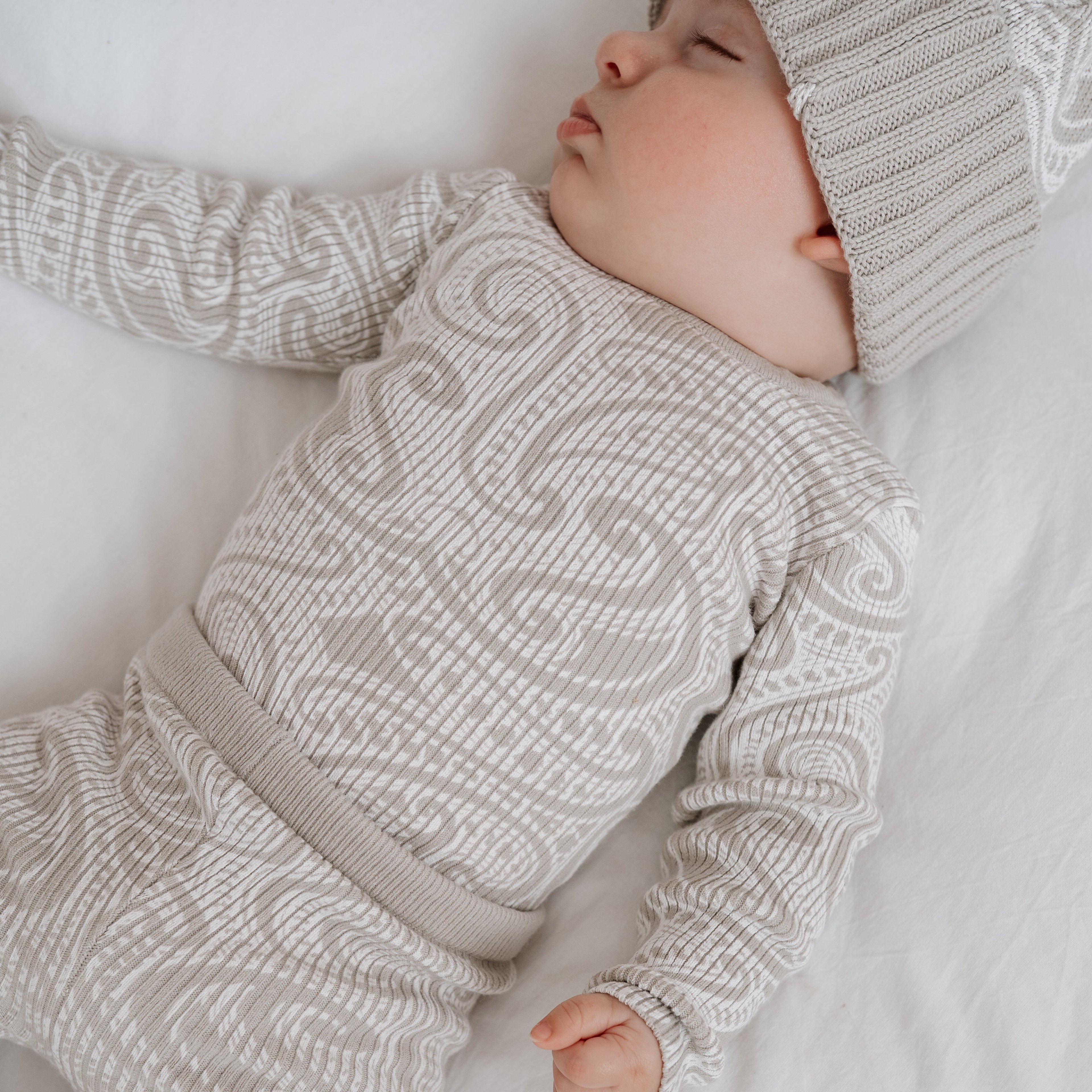 Basics ribbed knit bodysuit- The wolf- Pebble