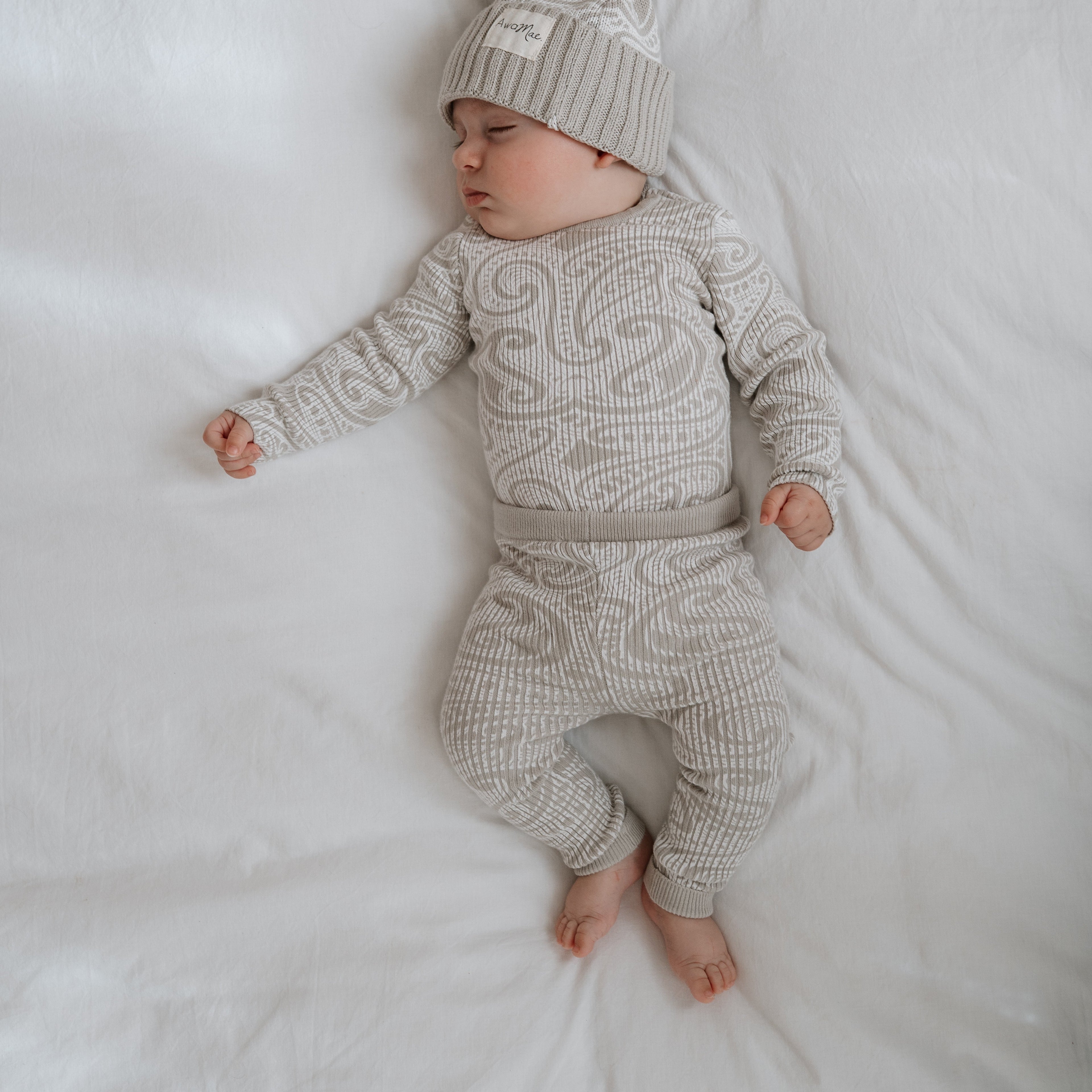 Basics ribbed knit bodysuit- The wolf- Pebble