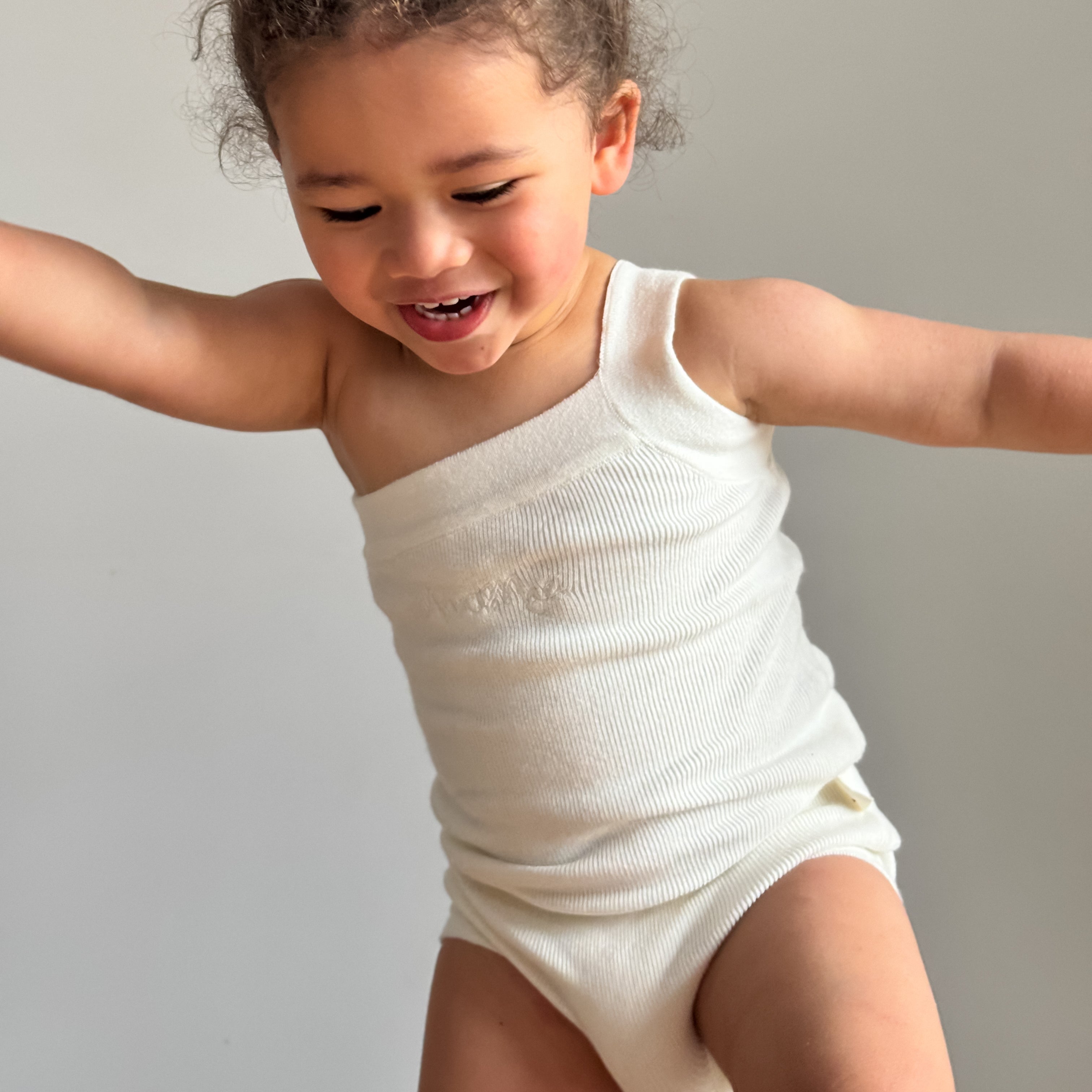 Basics knit one sleeve bodysuit- Milk - AwaMae
