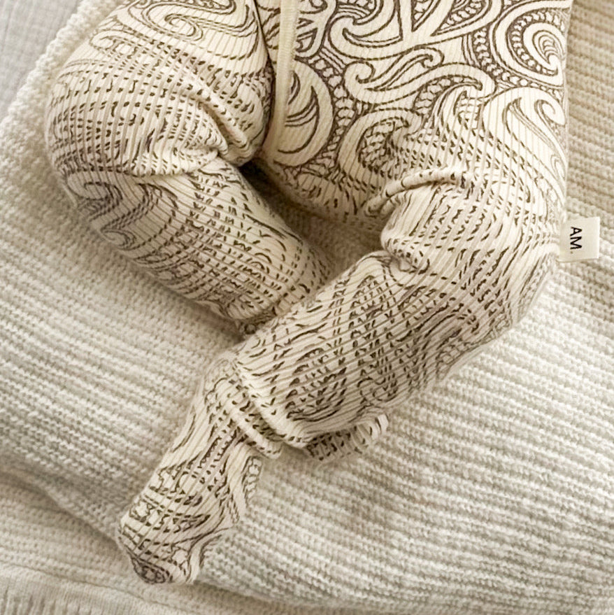 Basics ribbed knit Onesie- The wolf- Sable