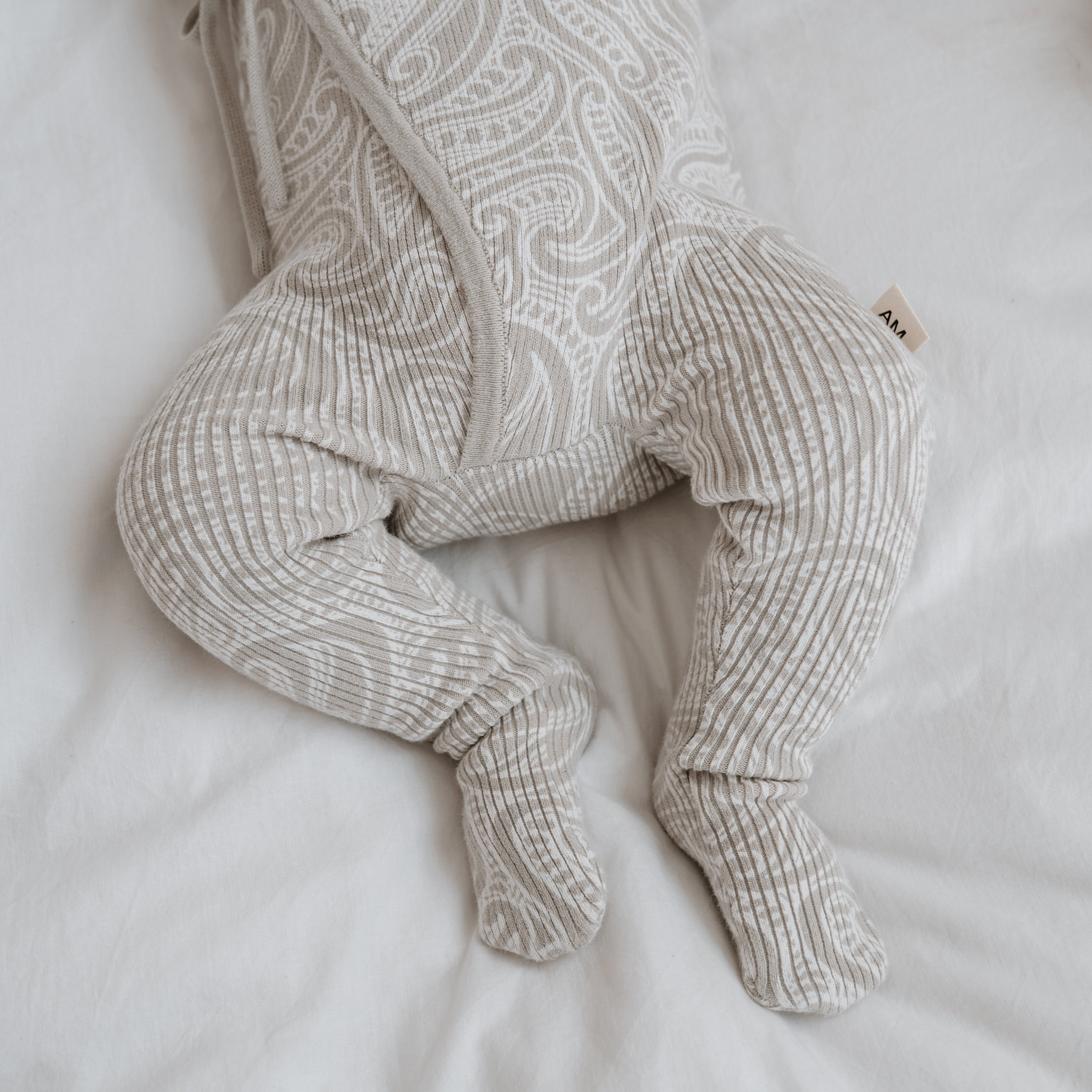 Basics ribbed knit Onesie- The wolf- Pebble