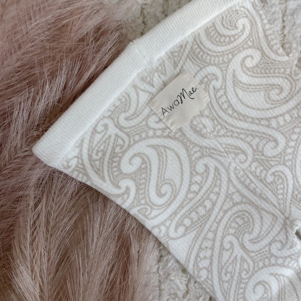 Basics ribbed knit leggings- The wolf- Oat milk - AwaMae