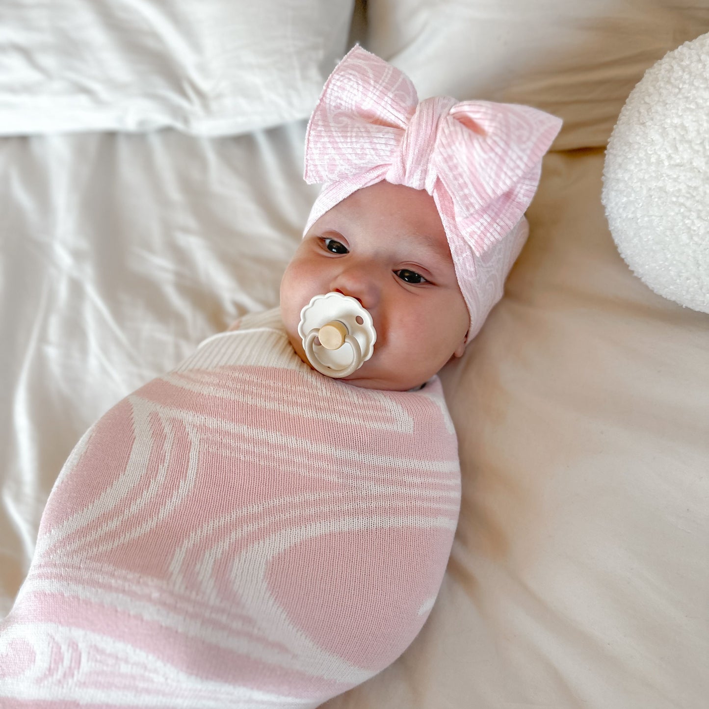 Te aroha o te mātua - The love of a parent- Knitted pēpi blanket- Pink