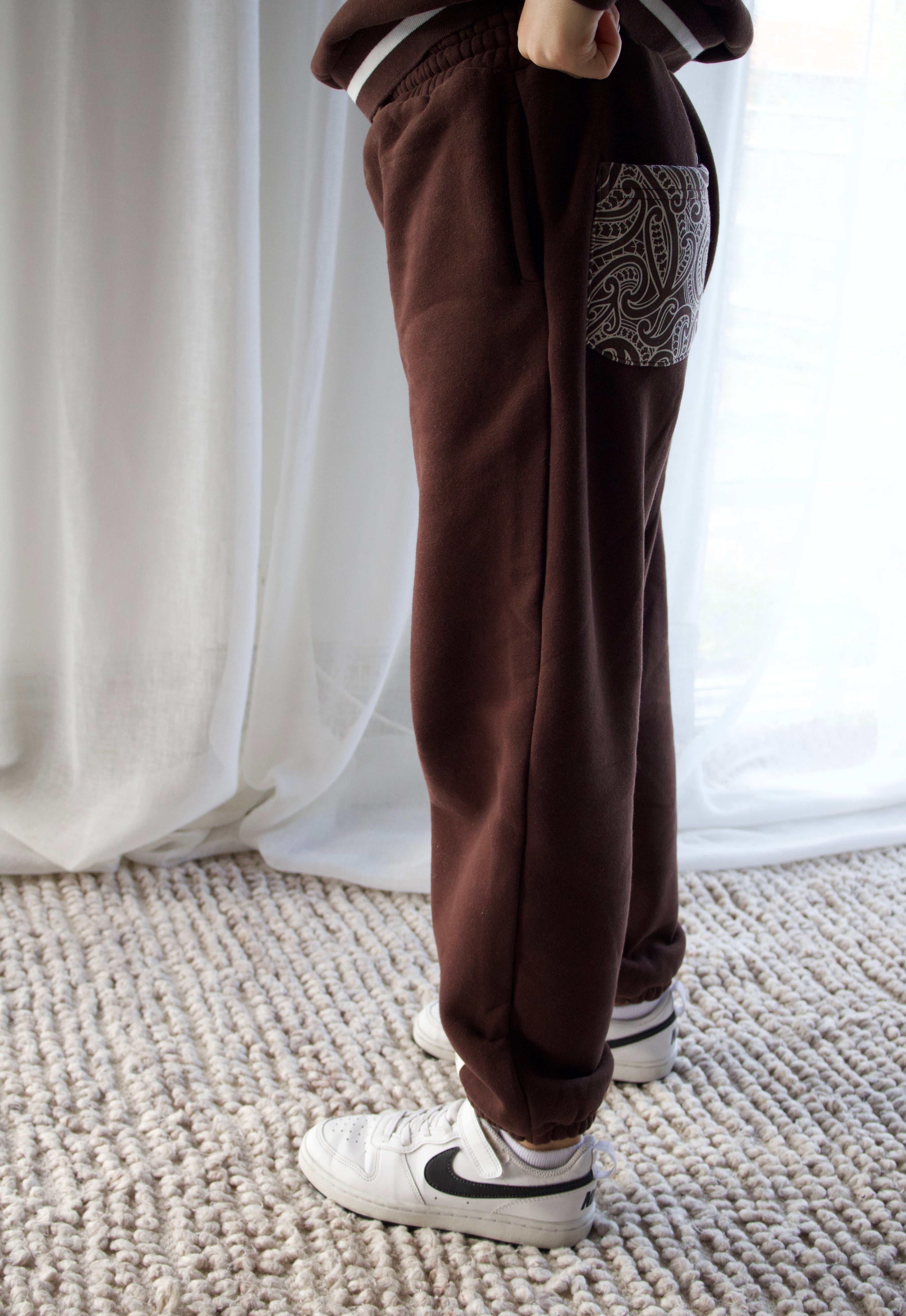 The wolf - Tracksuit pants- Chocolate brown
