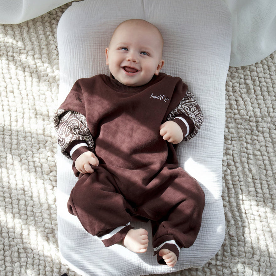 PREORDER - The wolf cosy suit - Chocolate brown- PREORDER