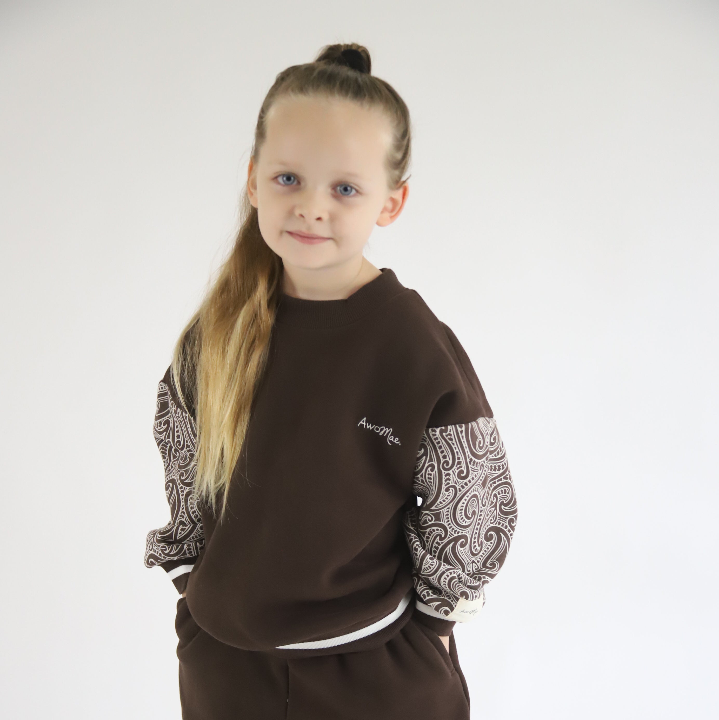 PREORDER -The wolf - Pull over - Chocolate brown PREORDER