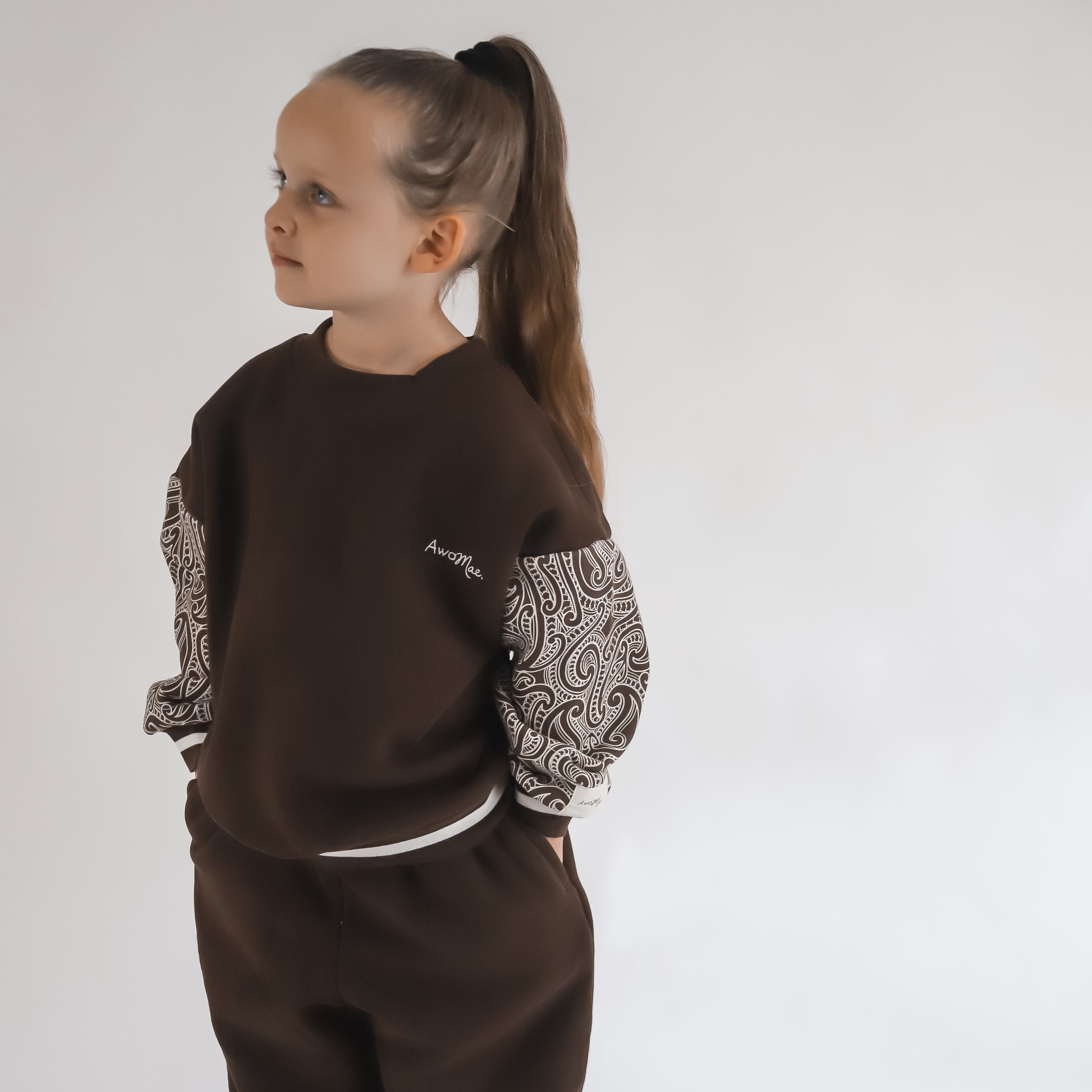 PREORDER -The wolf - Pull over - Chocolate brown PREORDER