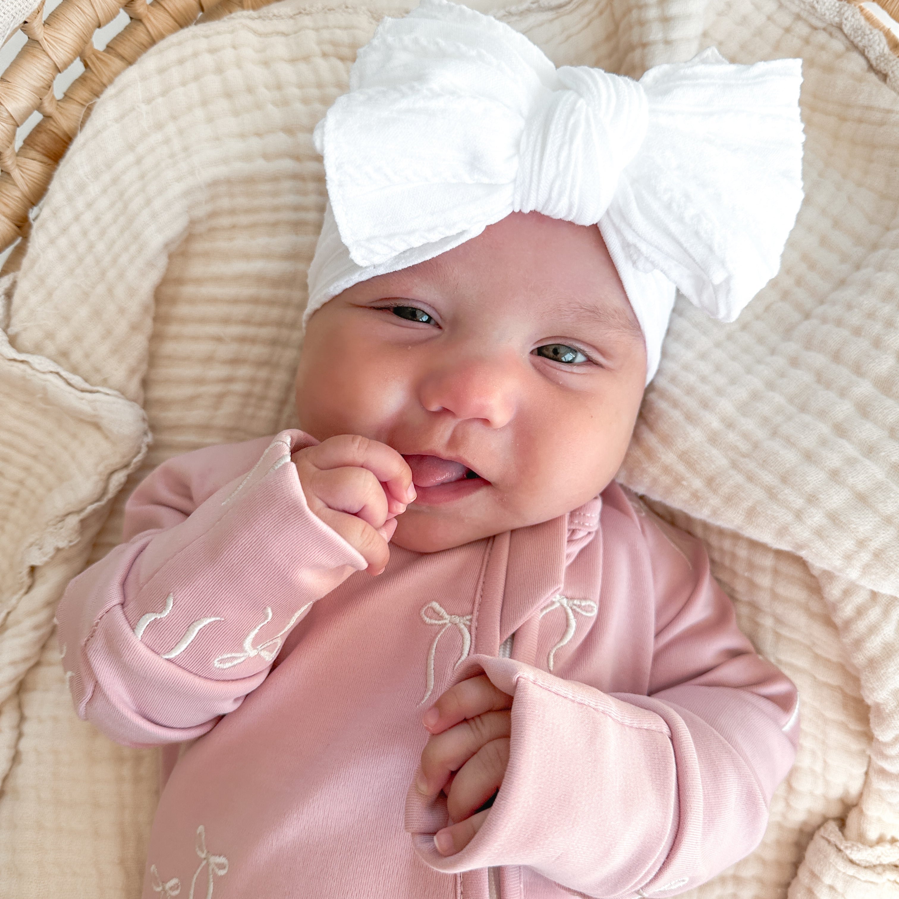 Zip-Up Baby Onesie – Rosie Bows | AwaMae