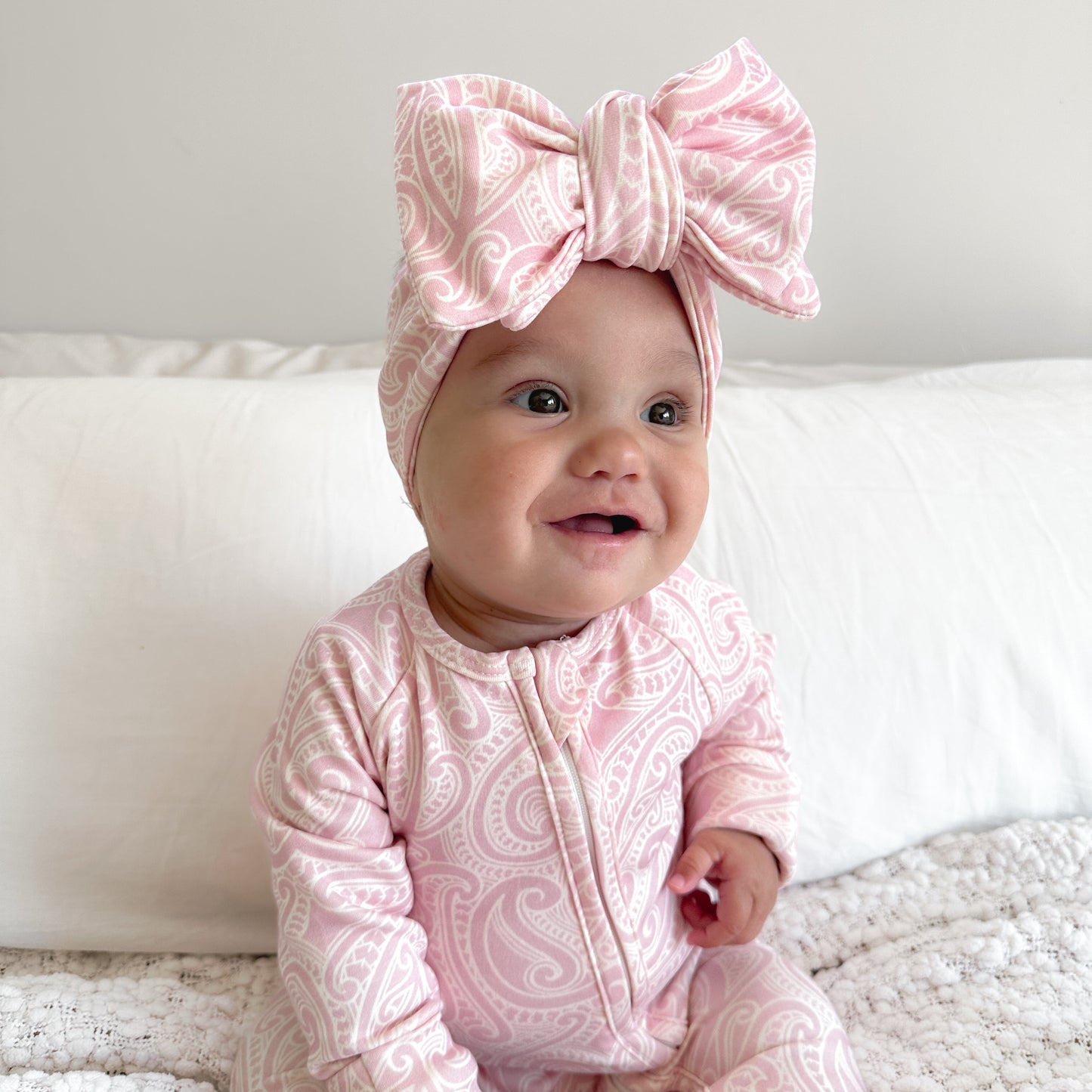 PREORDER- Oversized Bow- The wolf - Belle