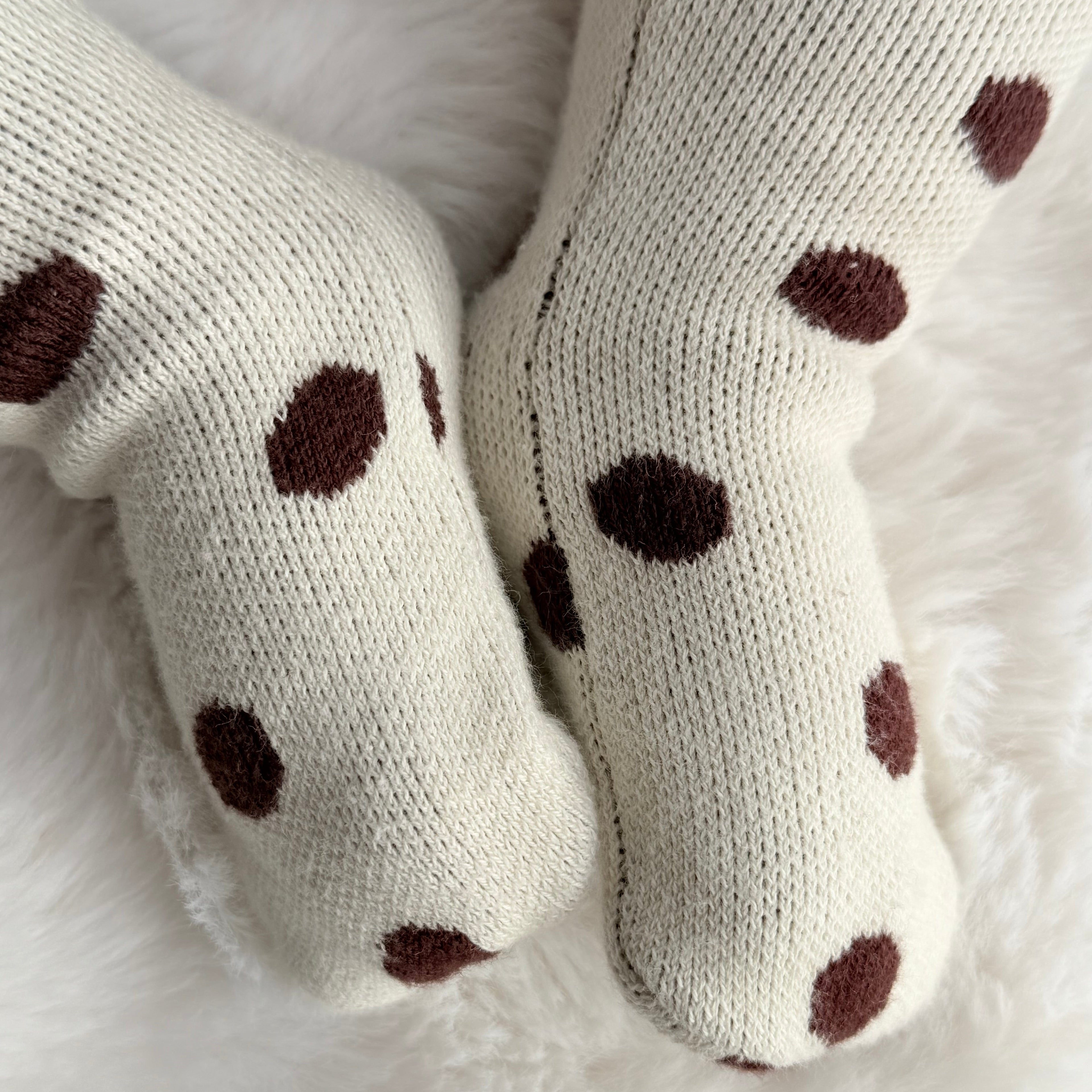 Basics knit onesie- Polkadot - chocolate brown