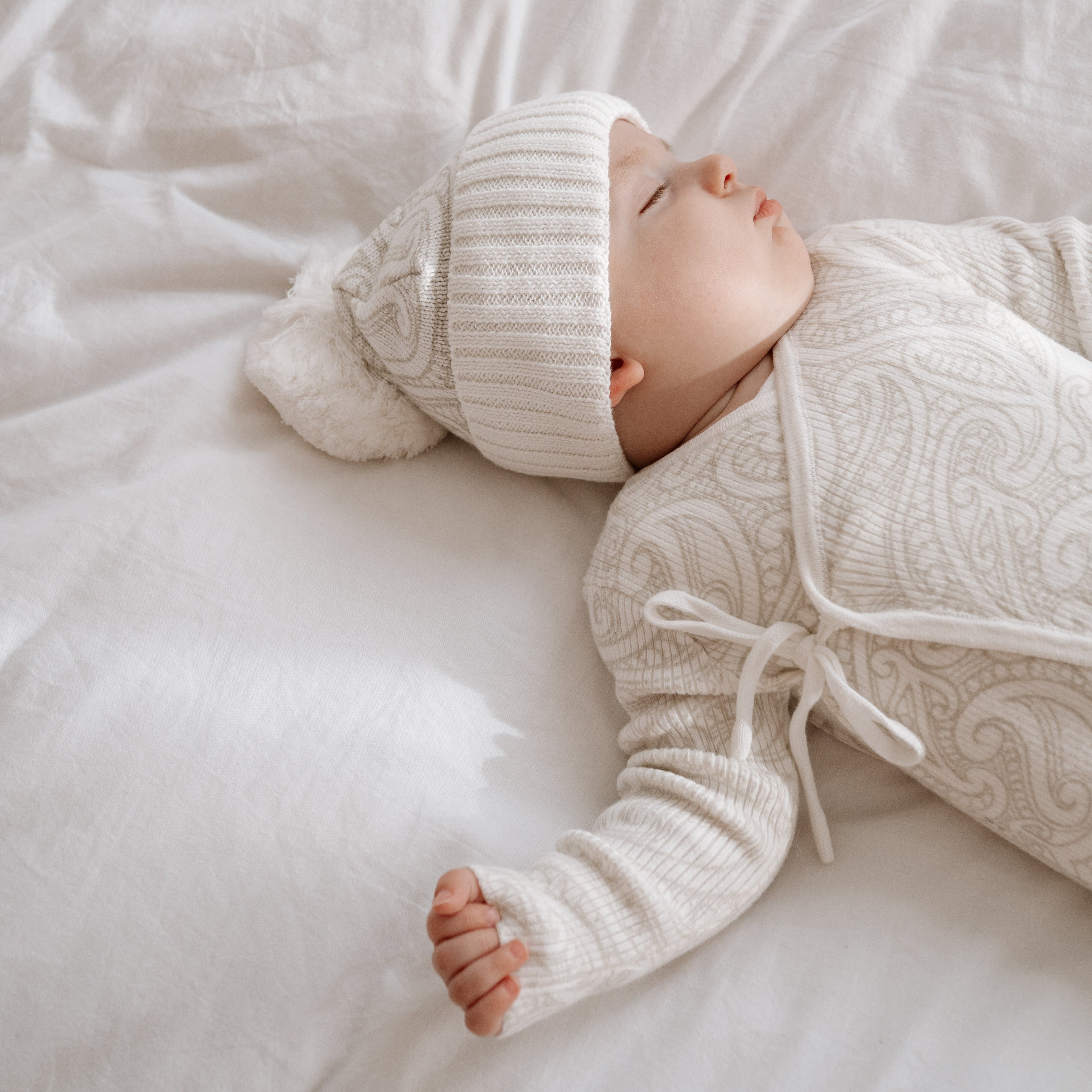 Basics ribbed knit Onesie- The wolf- oat milk.