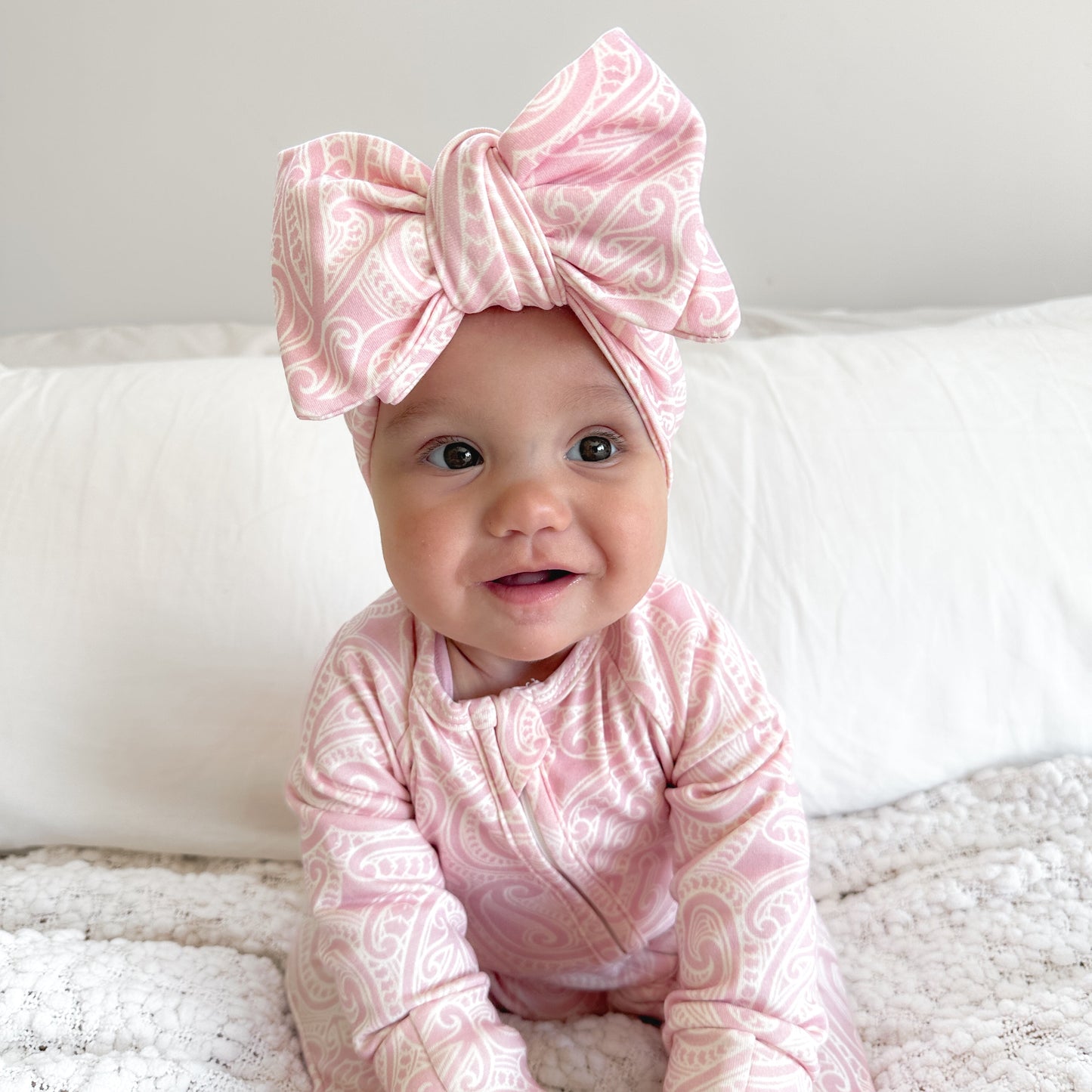 PREORDER- Oversized Bow- The wolf - Belle