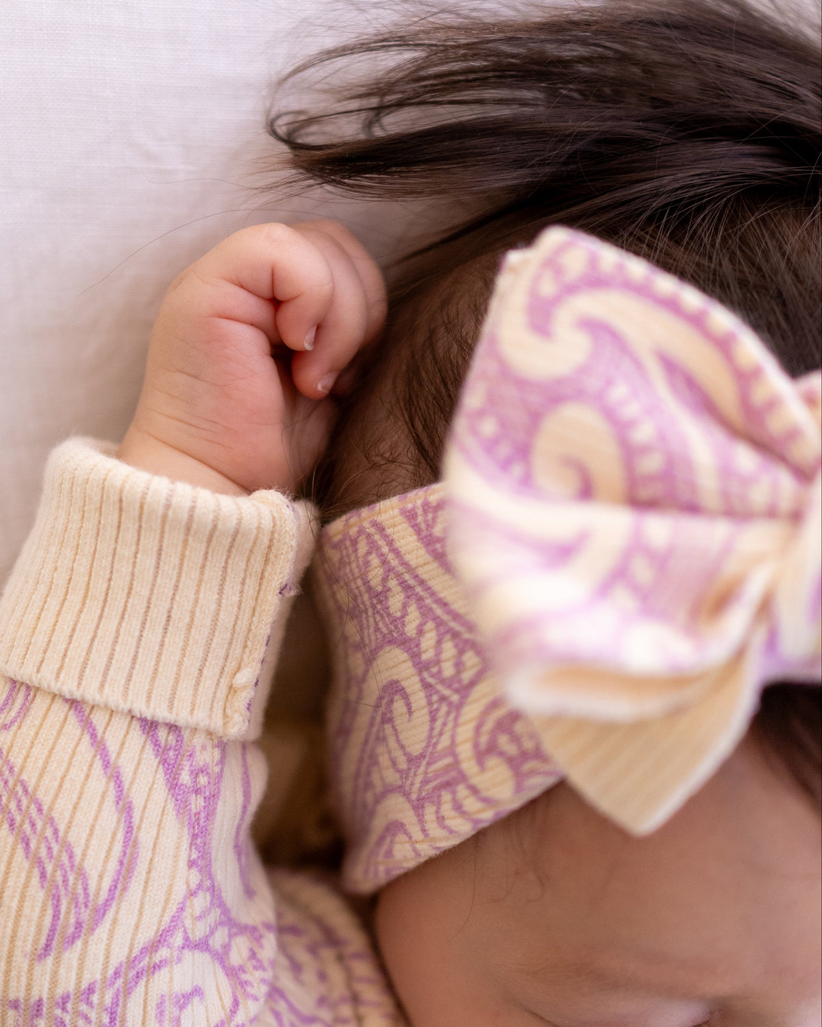 Basics Knitted bow headband- The wolf - Dahlia