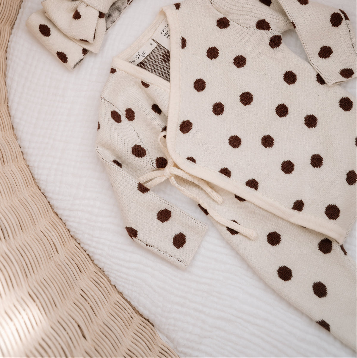 Basics knit onesie- Polkadot - chocolate brown