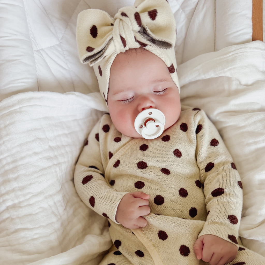 Basics knit onesie- Polkadot - chocolate brown
