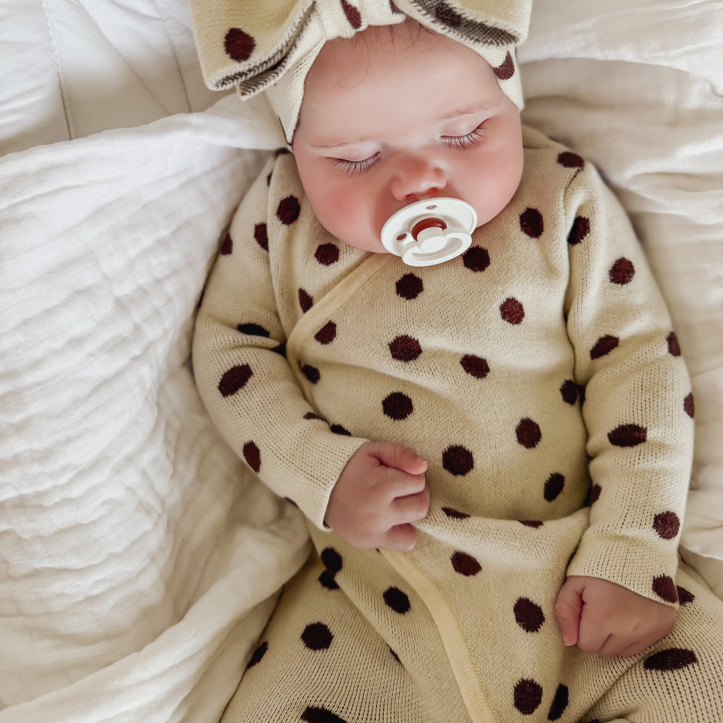 Basics knit onesie- Polkadot - chocolate brown