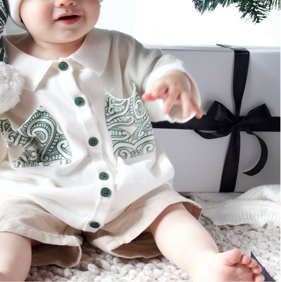 PREORDER - Christmas - knitted button up shirt - The wolf - Green - PREORDER